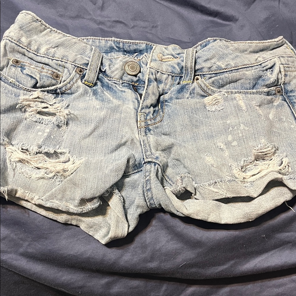 American Eagle Distressed Low Rise Light Blue Denim Short Shorts Size 00